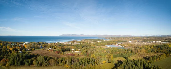 Panorama Flygfoto Över Gröna Fält Nära Atlantic Ocean Kusten Solig — Stockfoto