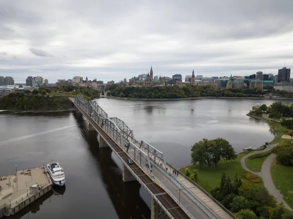 Vista Panorâmica Aérea Ponte Alexandra Que Atravessa Rio Ottawa Quebec — Fotografia de Stock