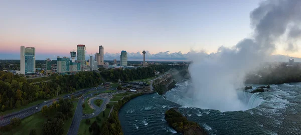 Hermosa Vista Panorámica Aérea Las Cataratas Del Niágara Durante Vibrante — Foto de Stock