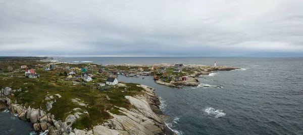 Letecký Panoramatický Pohled Malého Města Nedaleko Skalnaté Pobřeží Pobřeží Atlantského — Stock fotografie