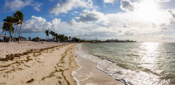 Vista Panorâmica Uma Bela Praia Areia Costa Oceano Atlântico Durante — Fotografia de Stock