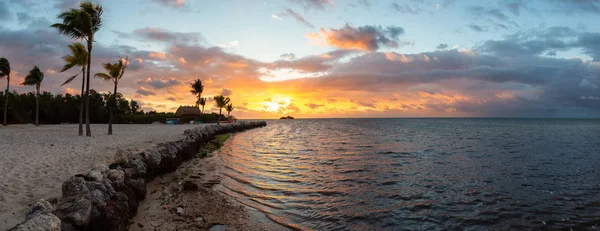 Slående Sunrise Visas Tropisk Sandstrand Vid Atlanten Stranden Plantation Nyckel — Stockfoto