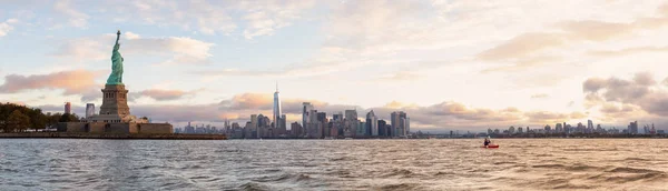 Vista Panoramica Della Statua Della Libertà Del Centro Manhattan Sullo — Foto Stock