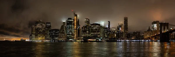 Panoramic View Downtown Manhattan Brooklyn Bridge Foggy Night Taken New — Stock Photo, Image