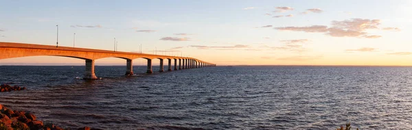 Vista Panorámica Del Puente Confederación Isla Príncipe Eduardo Durante Vibrante — Foto de Stock