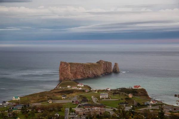 Luftaufnahme Einer Schönen Modernen Stadt Der Atlantikküste Während Eines Bewölkten — Stockfoto