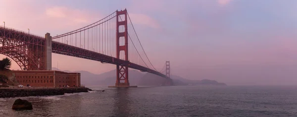 Прекрасний Вид Мосту Золоті Ворота Під Час Хмарної Захід Сонця — стокове фото