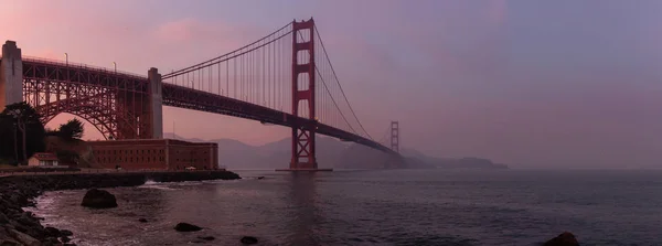 Прекрасний Вид Мосту Золоті Ворота Під Час Хмарної Захід Сонця — стокове фото