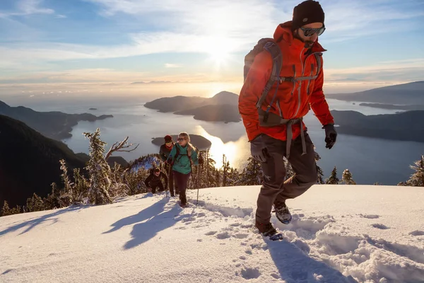 Mnt Harvey Nördlich Von Vancouver Canada Januar 2019 Abenteuerlustige Freunde — Stockfoto