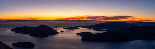 Bellissima Vista Panoramica Sul Paesaggio Canadese Durante Colorato Tramonto Invernale — Foto Stock