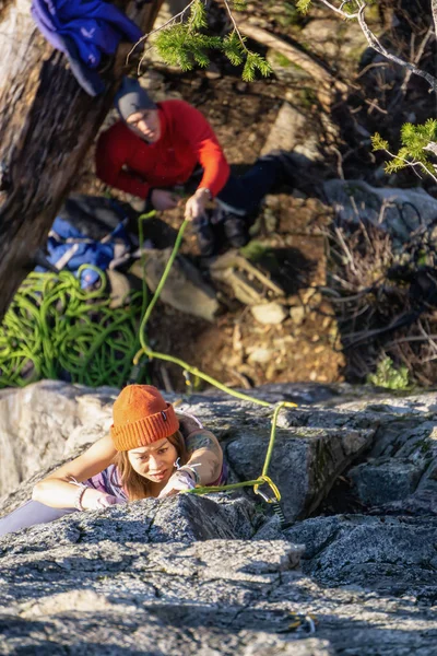 Squamish Canada January 2019 Female Rock Climbing Edge Cliff Sunny — стоковое фото