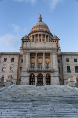 Görünümü, Rhode Island State House canlı bir gün batımı sırasında. Şehir merkezindeki Providence, Rhode Island, Amerika Birleşik Devletleri içinde yer alan.