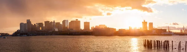 Εντυπωσιακή Πανοραμική Cityscape Μιας Σύγχρονης Πόλης Στο Κέντρο Της Πόλης — Φωτογραφία Αρχείου