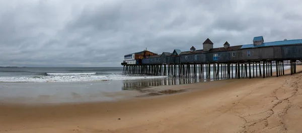 Panoramisch Zicht Van Een Houten Pier Een Zandstrand Aan Atlantische — Stockfoto