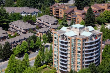 Havadan görünümü bir güneşli yaz gün boyunca banliyölerinde bir konut evler. Burnaby, Vancouver, Bc, Kanada alınan.