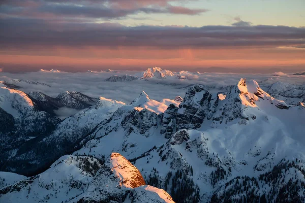 Vista Aérea Uma Bela Paisagem Canadense Durante Pôr Sol Inverno — Fotografia de Stock