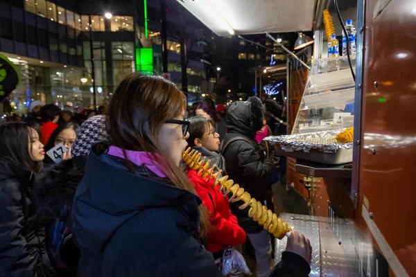 Downtown Vancouver British Columbia Kanada Grudnia 2018 Ludzie Kupują Żywność — Zdjęcie stockowe