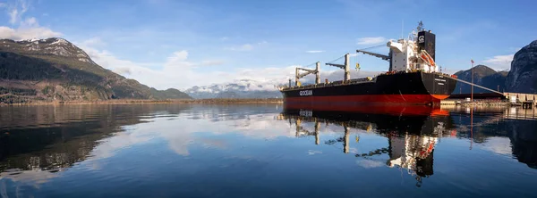 Squamish Colúmbia Britânica Canadá Janeiro 2019 Navio Estacionado Porto Durante — Fotografia de Stock