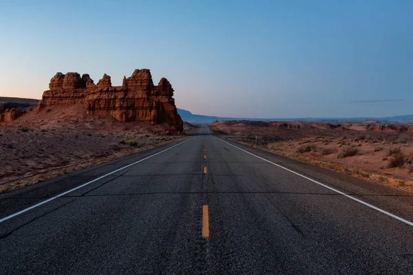 Widokową Drogę Pustyni Podczas Wibrujący Wschód Podjęte Trasie Utah Stany — Zdjęcie stockowe