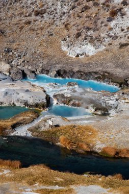 Doğal Kaplıcalar sıcak Creek jeolojik sitesindeki görünümünü. Mammoth Lakes, California, Amerika Birleşik Devletleri yanında bulunan.