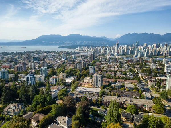 Luftaufnahme Einer Modernen Stadt Einem Sonnigen Sommertag Aufgenommen Vancouver Canada — Stockfoto