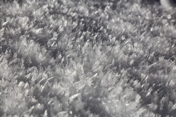 Foto Vicino Crystal Snowflake Durante Una Giornata Invernale Soleggiata Preso — Foto Stock