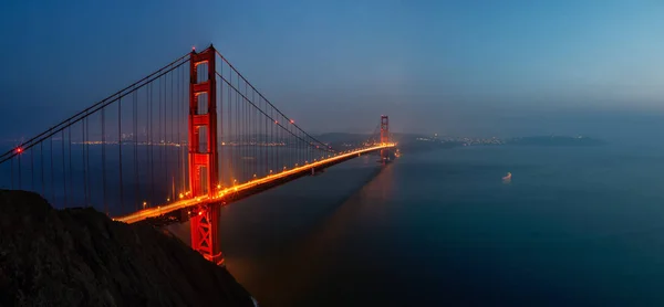 Prachtig Panoramisch Uitzicht Golden Gate Bridge Tijdens Een Mistige Zonsondergang — Stockfoto