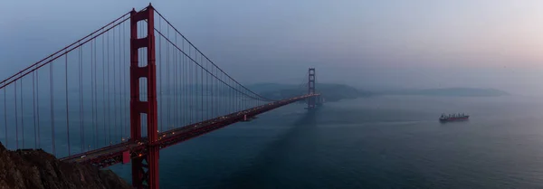 Bela Vista Panorâmica Ponte Golden Gate Durante Pôr Sol Nebuloso — Fotografia de Stock