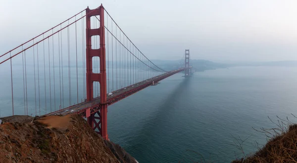 Bela Vista Panorâmica Ponte Golden Gate Durante Pôr Sol Nebuloso — Fotografia de Stock