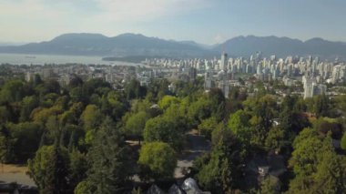 Modern bir şehir bir güneşli yaz gün boyunca hava görünümünü. Vancouver, Bc, Kanada içinde alınan.