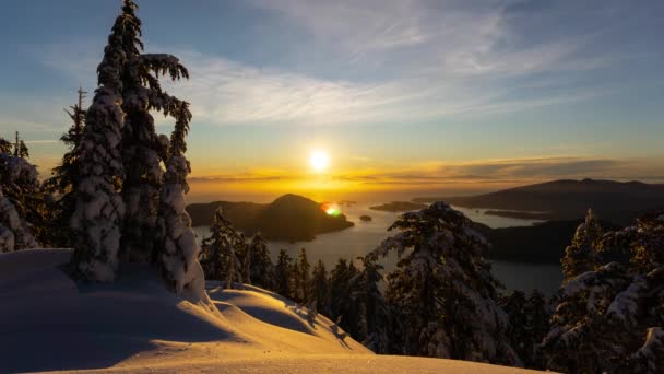 Prachtige Timelapse Van Een Canadees Berglandschap Tijdens Een Levendige Winterse — Stockvideo