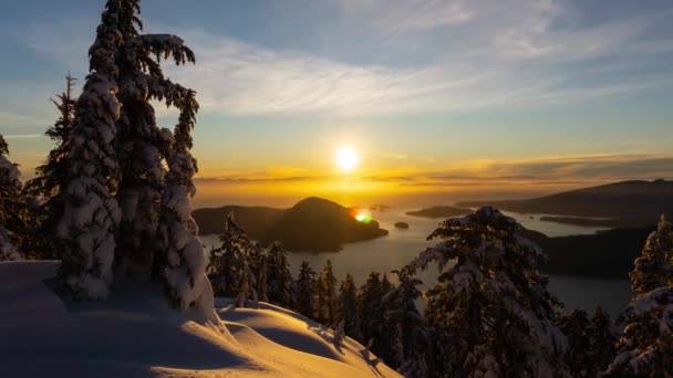 Canlı Bir Kış Gün Batımı Sırasında Kanada Dağ Manzara Güzel — Stok video