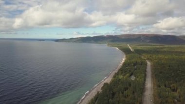 Canlı güneşli bir gün boyunca Kuzey Amerika büyük göller, Lake Superior, güzel bir plajın havadan görünümü. AGAWA Bay, Ontario, Kanada 'da Taken.