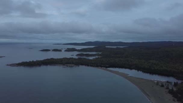 Vackra Flygbilder Seascape Syn Stilla Havet Kusten Pulserande Sommaren Soluppgång — Stockvideo