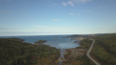 Hava panoramik manzara görünüm, BIC Milli Parkı canlı bir güneşli gün boyunca. Le Bic, Rimousky, Quebec, Kanada alınan.