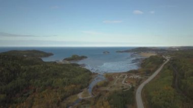 Hava panoramik manzara görünüm, BIC Milli Parkı canlı bir güneşli gün boyunca. Le Bic, Rimousky, Quebec, Kanada alınan.