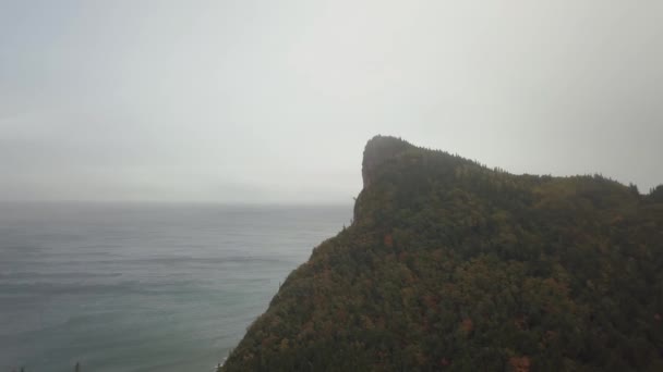 Vista Aérea Una Autopista Panorámica Costa Del Océano Atlántico Durante — Vídeos de Stock