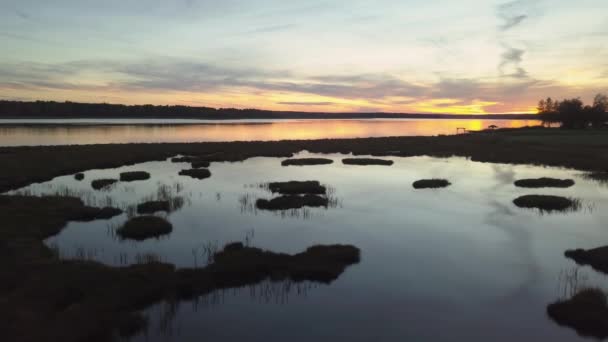 コカニュ川沿いの美しい夕日の航空写真 カナダ ニューブランズウィック州で撮影 — ストック動画