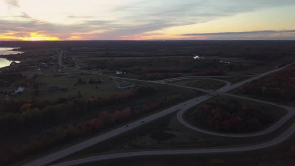 Widok Skrzyżowaniu Autostrady Mieście Podczas Wibrujący Zachód Słońca Podjęte Burnaby — Wideo stockowe