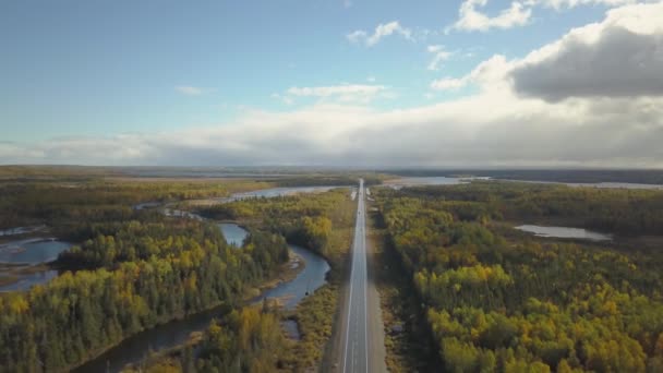 Letecký Pohled Malebné Silnici Během Krásného Slunečného Dne Podzim Vyfocené — Stock video
