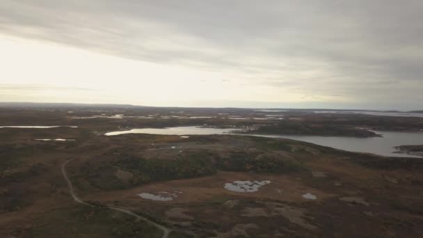 Panorama Flygfoto Över Liten Stad Klippiga Kusten Atlanten Molnig Dag — Stockvideo