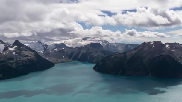 Cronometragem Aérea Bela Paisagem Canadense Durante Dia Verão Nublado Vibrante — Vídeo de Stock