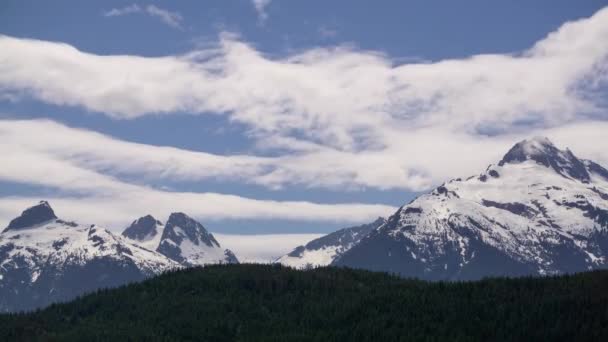 Době Slunečného Letního Dne Nádherná Skalnatá Pohoří Blízkosti Squamish Whistler — Stock video