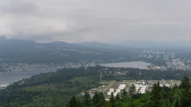 Timelapse Terenu Przemysłowego Port Moody Pochmurny Letni Dzień Zaczerpany Góry — Wideo stockowe