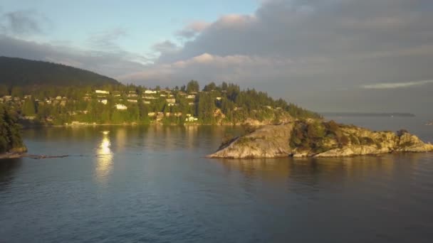 Vue Aérienne Magnifique Paysage Canadien Par Une Journée Ensoleillée Été — Video