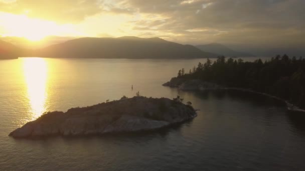 Flygfoto Över Vackra Kanadensiska Landskap Levande Sommar Solnedgång Tagit Whytecliff — Stockvideo