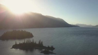 Güzel bir Kanada manzara bir canlı yaz gün batımı sırasında hava görünümünü. Whytecliff Park, Horseshoe Bay, Batı Vancouver, British Columbia, Kanada alınan.