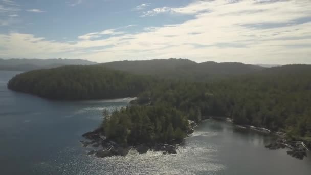 Luftaufnahme Einer Wunderschönen Kanadischen Landschaft Einem Sonnigen Sommertag Aufgenommen Northern — Stockvideo