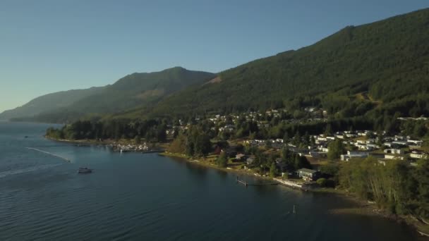 Letecký Pohled Obec Tichém Oceánu Během Slunečného Letního Slunce Přijata — Stock video
