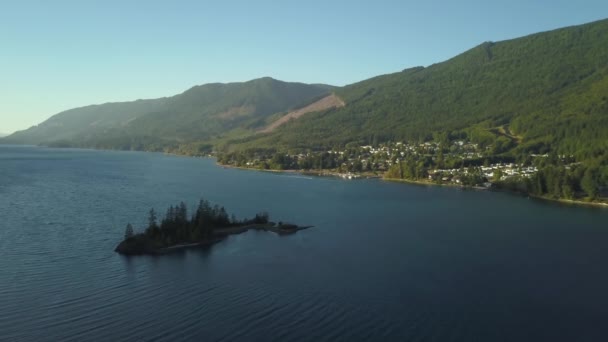 Vista Aérea Hermoso Paisaje Canadiense Durante Una Vibrante Puesta Sol — Vídeos de Stock